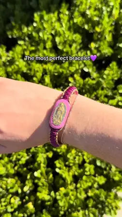 Rosarios y Más product video creative featuring a bracelet